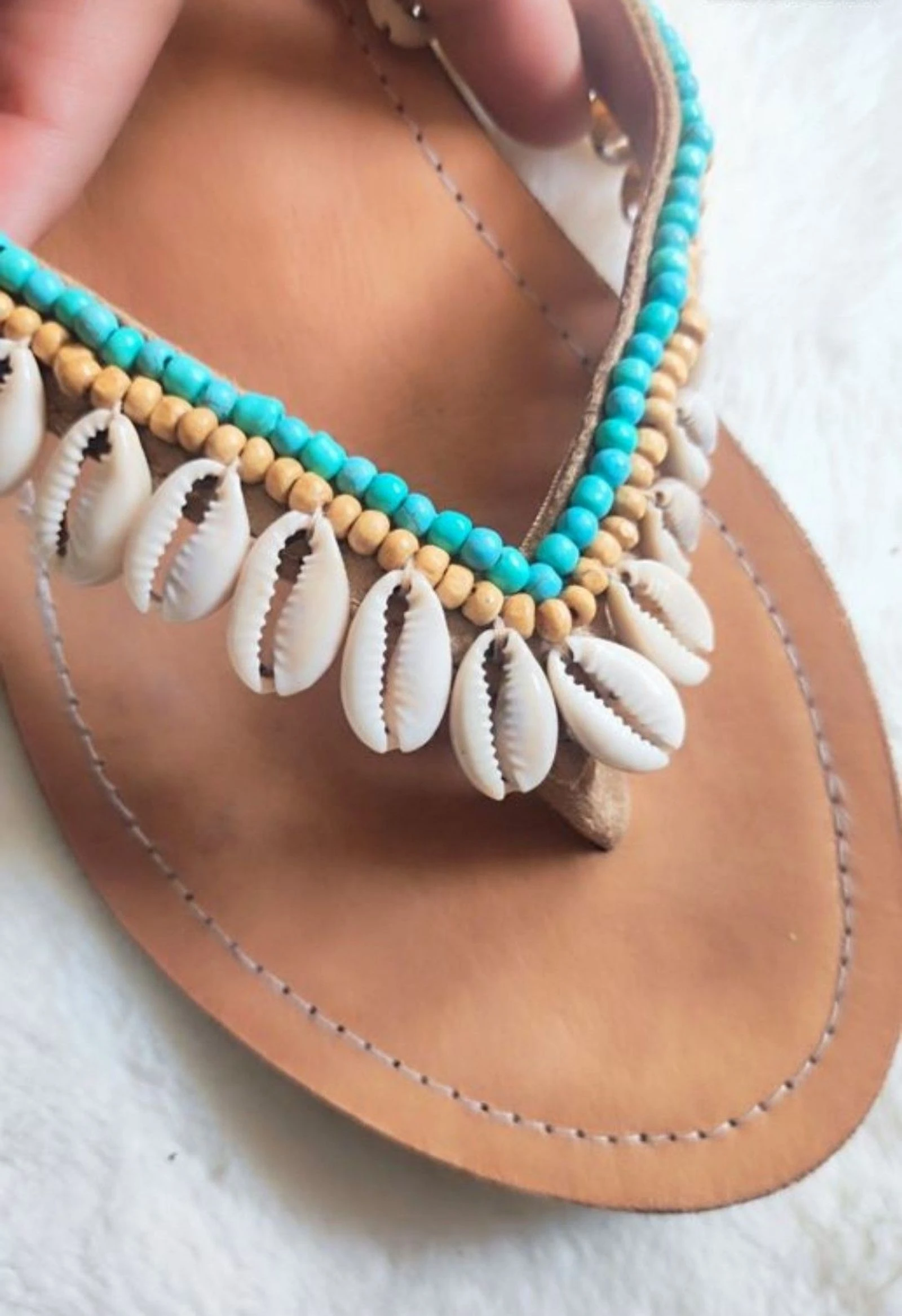 Bohemien klittenbandsandalen met schelpen en parels, maat 41 – photo 2